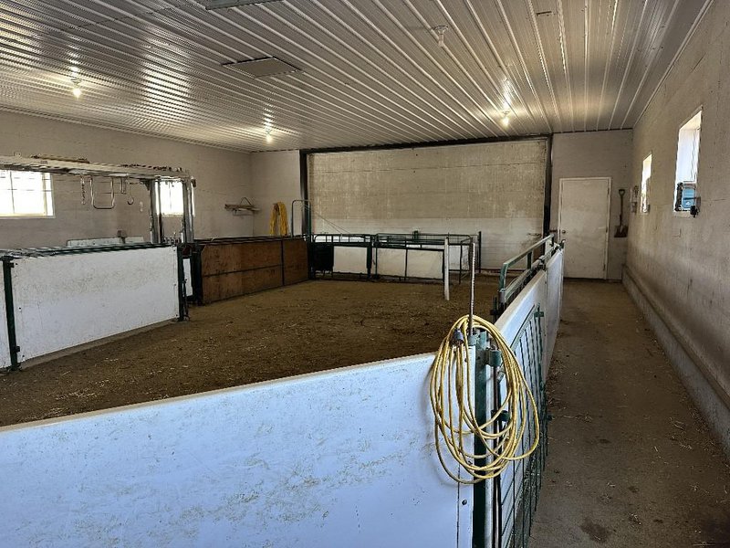 Gemengde boerderij nabij Ponoka, Alberta te koop